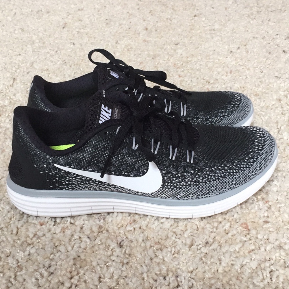 Women’s Nike sneakers